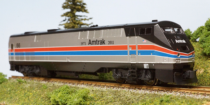 Kato P42DC in Amtrak 40th anniversary phase II.
